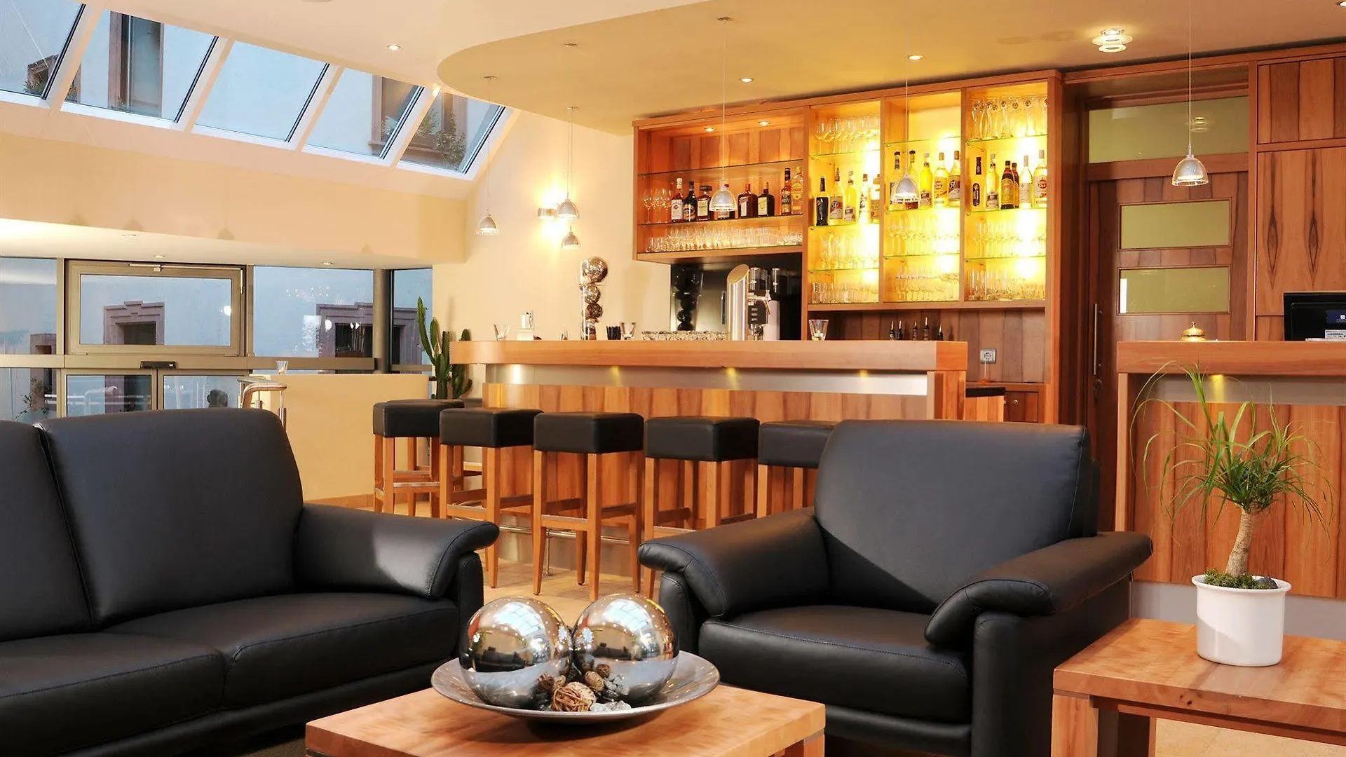 מרקטדנפלד Hotel & Weinhaus Anker 4*,